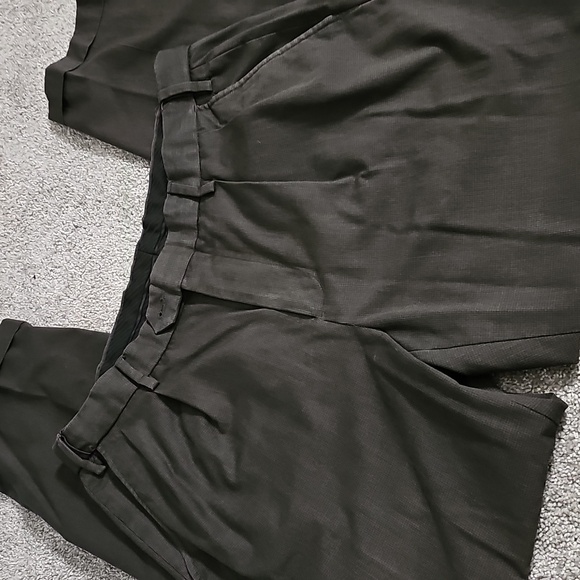 H4🔹️Van Heusen Dark Brown Dress Pants - Picture 1 of 4